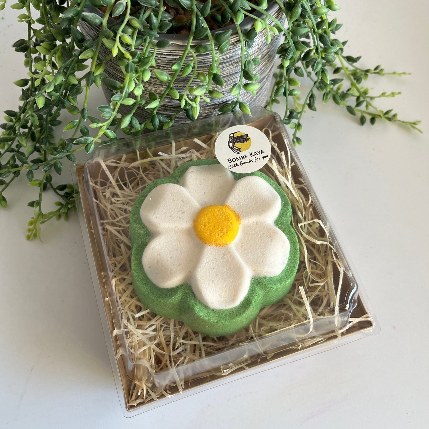 Daisy Shaped Supersized Spring Bath Bomb