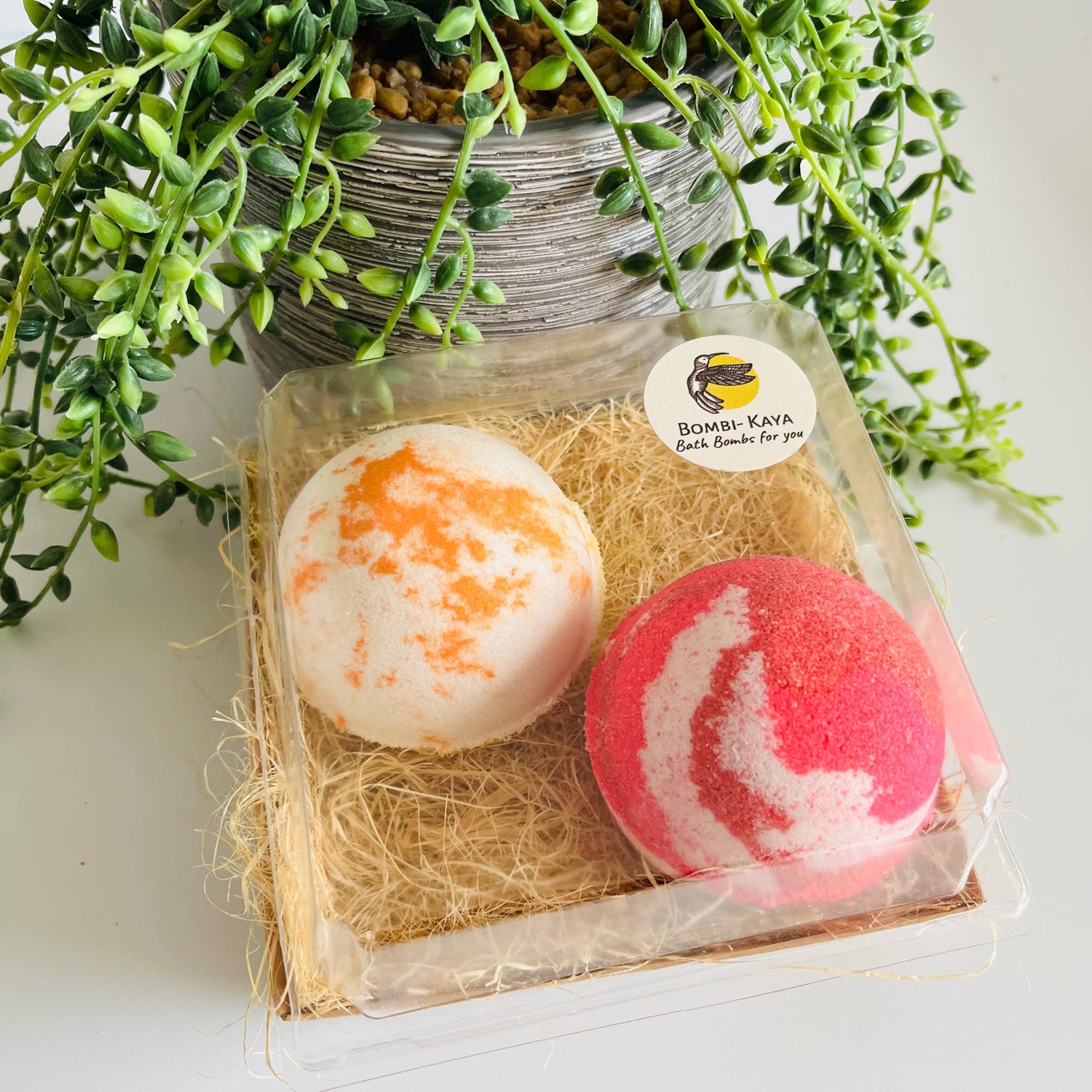 twin strawberry lemon meringue bath bombs